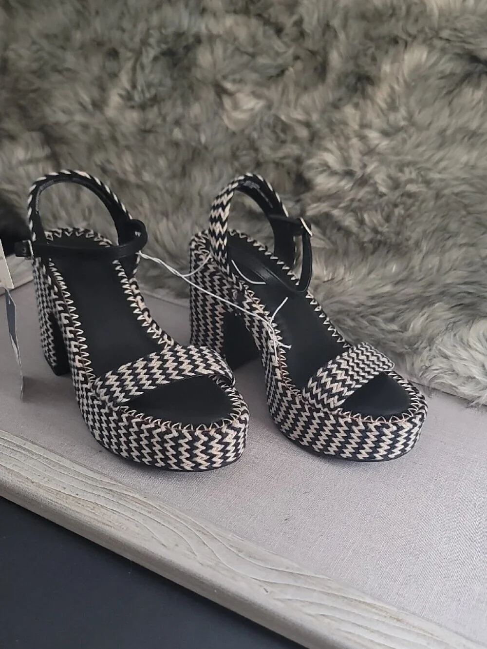Universal Thread-Target Brand Woven Platform Sandals - Black & Cream